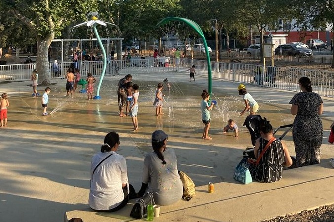 Inauguration d'une nouvelle aire de jeux aquatique à Aix-en-Provence